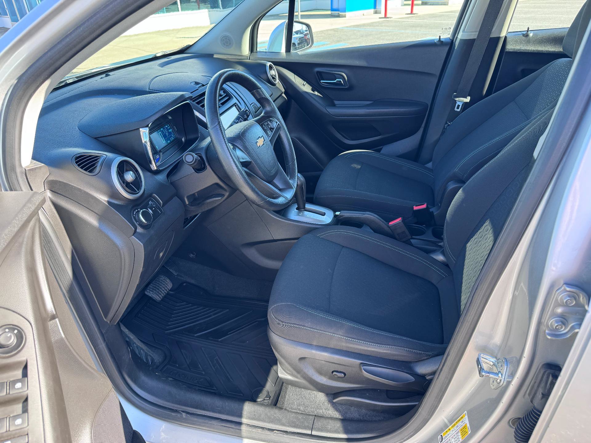 Used 2015 Chevrolet Trax LS w/ LPO, Protection Package AWD/4WD image 10
