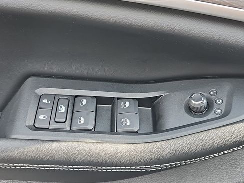 Used 2023 Jeep Grand Cherokee L Limited AWD/4WD image 29