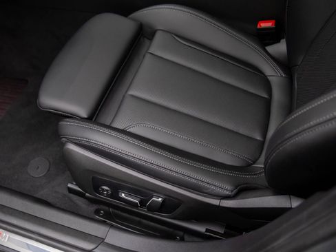 New 2026 BMW 330i xDrive 330i xDrive w/ M Sport Package image 15