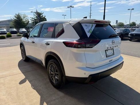 Certified 2025 Nissan Rogue S FWD image 6