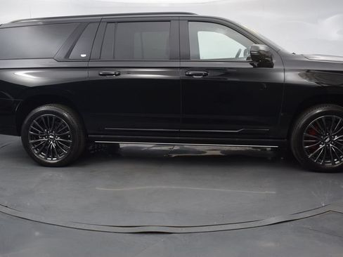 Used 2026 Cadillac Escalade ESV Platinum Sport w/ LPO, Floor Liner Package AWD/4WD image 7