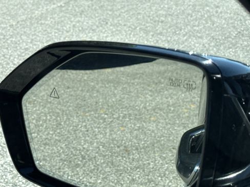 Used 2024 Hyundai Palisade Calligraphy image 21