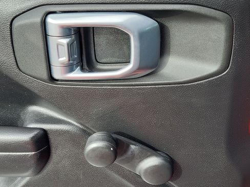 Used 2021 Jeep Wrangler Unlimited Sport image 18