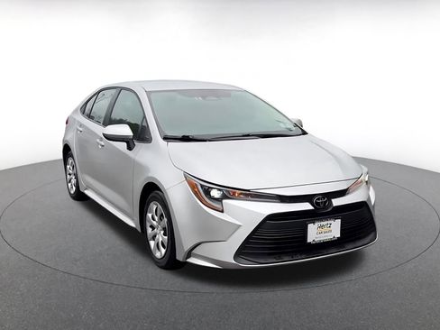 Used 2025 Toyota Corolla LE FWD image 3
