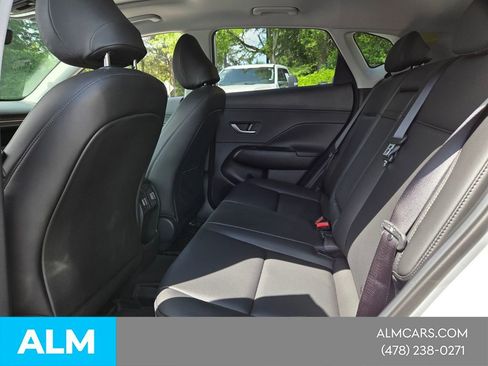 Used 2025 Hyundai Kona Limited FWD image 5