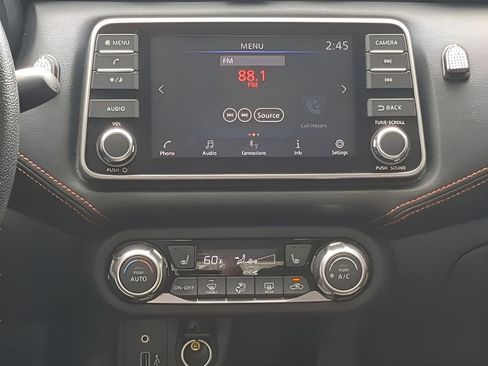 Used 2022 Nissan Versa SR w/ Convenience Package FWD image 23