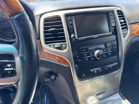 Used 2011 Jeep Grand Cherokee Overland AWD/4WD image 10