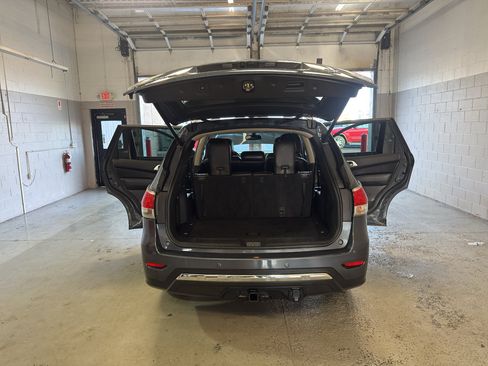 Used 2013 Nissan Pathfinder SL w/ Trailer Tow Pkg AWD/4WD image 13