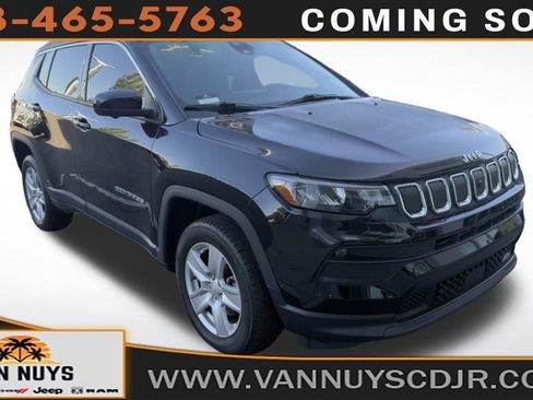 Used 2022 Jeep Compass Latitude w/ Sun and Sound Group AWD/4WD image 1