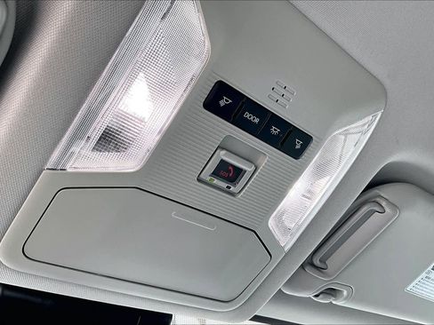 Used 2024 Toyota RAV4 XLE AWD/4WD image 34