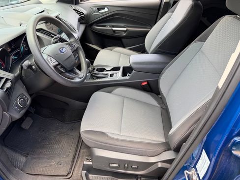 Used 2017 Ford Escape SE w/ Equipment Group 201A AWD/4WD image 21
