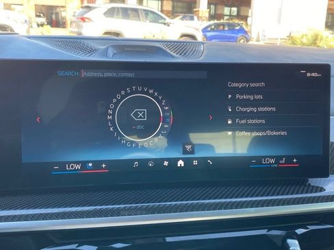 Used 2025 BMW X6 M60i AWD/4WD image 21