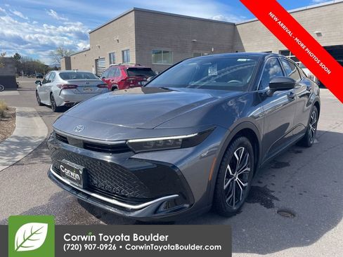 Used 2023 Toyota Crown Limited AWD/4WD image 3