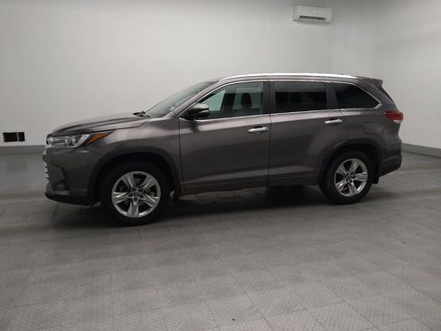 Used 2019 Toyota Highlander Limited AWD/4WD image 2