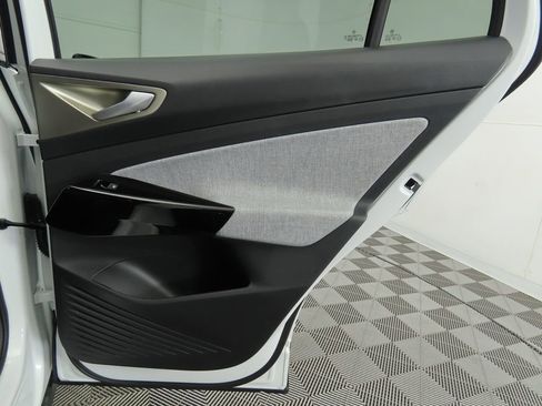 New 2026 Volkswagen ID.4 Pro image 25