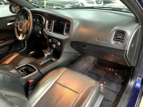Used 2017 Dodge Charger SXT w/ Plus Group image 44