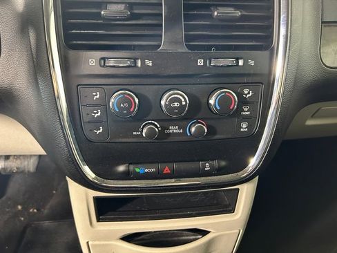Used 2020 Dodge Grand Caravan SE FWD image 20