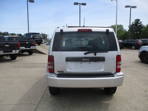 Used 2012 Jeep Liberty Sport AWD/4WD image 6