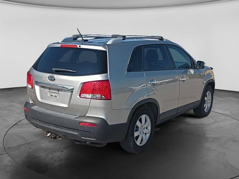 Used 2013 Kia Sorento LX w/ Convenience Pkg FWD image 8