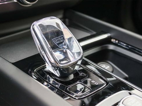 New 2026 Volvo XC60 T8 Plus w/ Climate Package PRO image 21