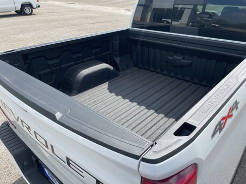 New 2026 Chevrolet Silverado 1500 RST w/ Redline Edition AWD/4WD image 38