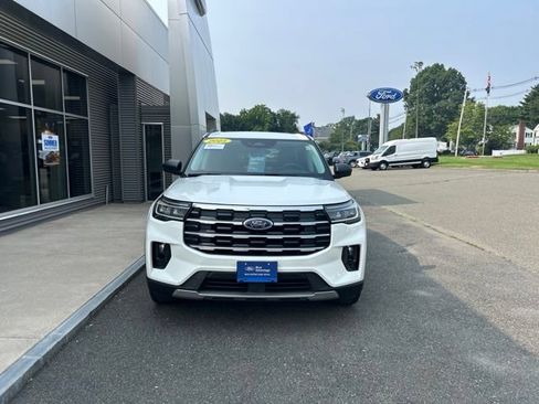 Certified 2025 Ford Explorer Active w/ Active Comfort Package AWD/4WD image 3