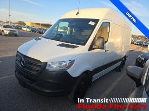 Used 2025 Mercedes-Benz Sprinter 2500 image 2