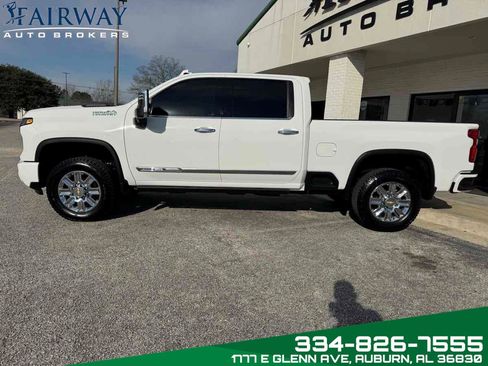Used 2024 Chevrolet Silverado 2500 High Country image 9