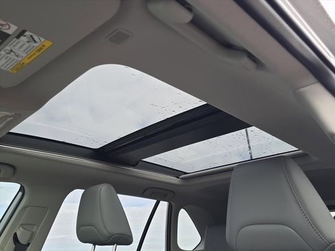 Used 2025 Toyota RAV4 Limited image 18