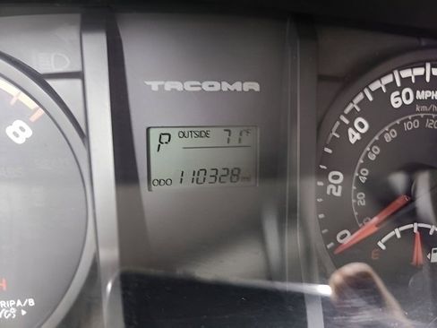 Used 2016 Toyota Tacoma SR RWD image 26