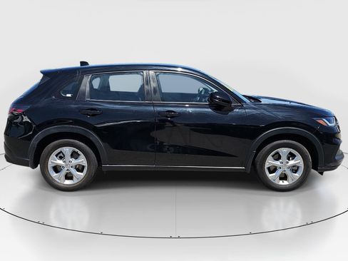 Used 2023 Honda HR-V LX image 3