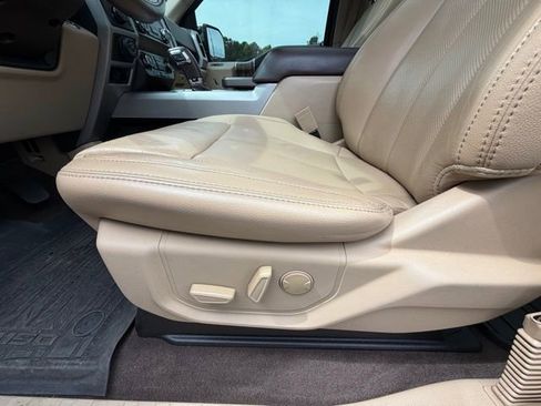 Used 2020 Ford F150 Lariat image 10