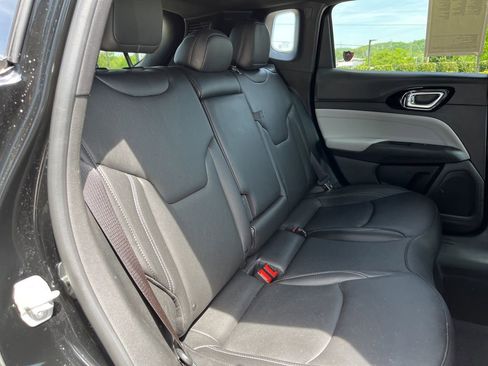 Used 2025 Jeep Compass Limited AWD/4WD image 21