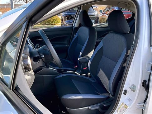 New 2025 Nissan Versa SV image 9