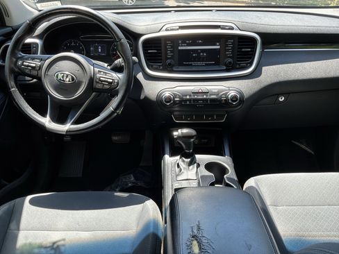 Used 2018 Kia Sorento FWD image 27