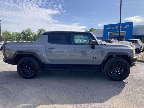 New 2026 GMC Hummer EV 4x4 Crew Cab w/ LPO, Dark Essentials Package image 2