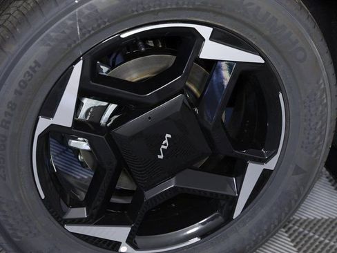 Certified 2026 Kia Sportage EX w/ EX Panorama Roof Package image 7