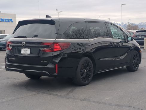 Used 2025 Honda Odyssey Sport-L image 3