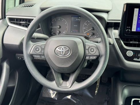 Used 2023 Toyota Corolla LE image 19