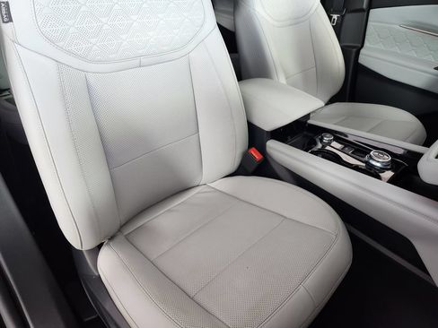 Used 2026 Ford Explorer Platinum w/ LUX Leather Package AWD/4WD image 11