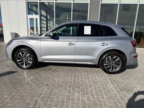 Used 2023 Audi Q5 2.0T Premium Plus w/ Premium Plus Package image 2