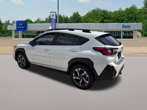 Used 2024 Subaru Crosstrek 2.0i Premium AWD/4WD image 3