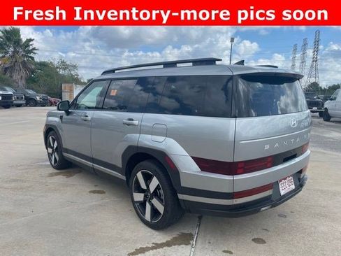 Used 2025 Hyundai Santa Fe Limited image 5
