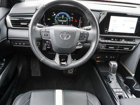 Used 2025 Toyota Camry SE FWD image 16