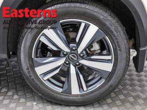 Used 2022 Nissan Rogue SL w/ SL Premium Package image 33