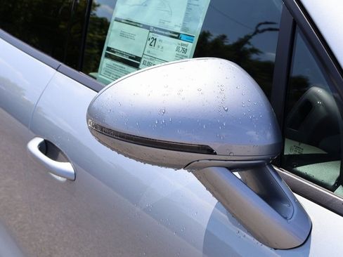 New 2025 Porsche Macan image 15