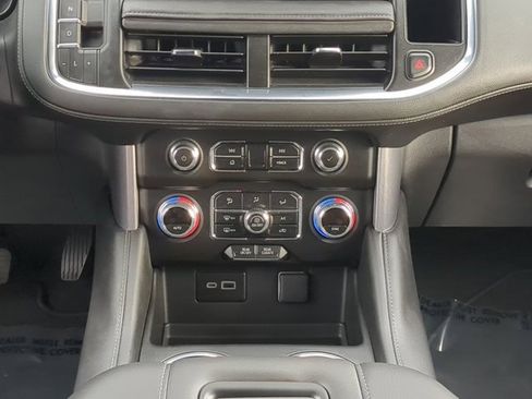 Used 2024 GMC Yukon SLE w/ Gmc Pro Safety Plus Package image 19