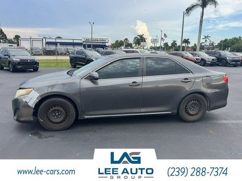 Used 2012 Toyota Camry LE FWD image 4