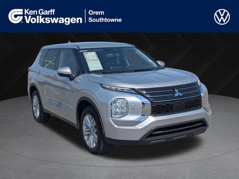 Used 2024 Mitsubishi Outlander ES AWD/4WD image 1