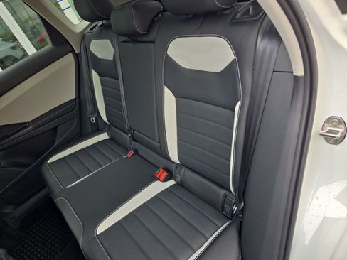 Certified 2025 Volkswagen Taos SEL AWD/4WD image 23